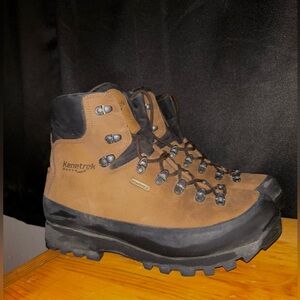 Kenetrek Men's Brown and Black Hiking Boots